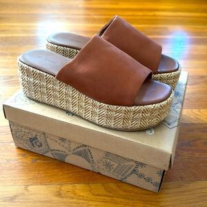 New Free People Harbor Raffia Fatform sandles size 8